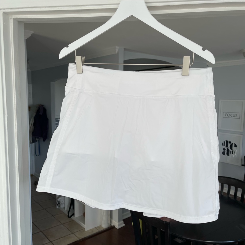 Lululemon tennis skirt in white size 8